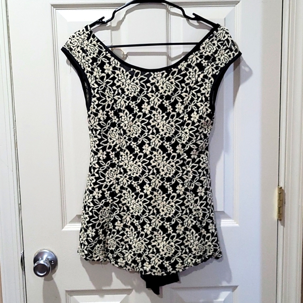 Bow back top